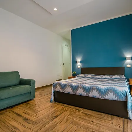 לינה וארוחת בוקר Hub Ferroviario - 12 Posti Letto Per Il Tuo Gruppo A Con Wifi E Netflix נאפולי
