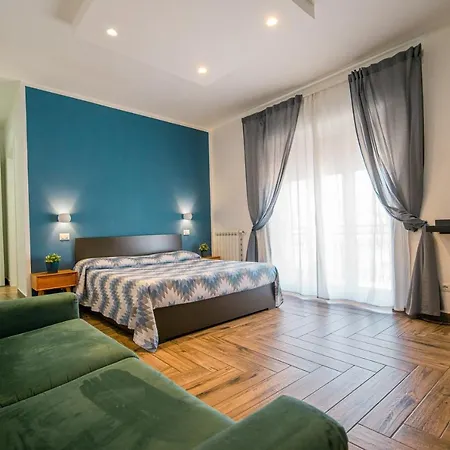 Hub Ferroviario - 12 Posti Letto Per Il Tuo Gruppo A Con Wifi E Netflix נאפולי
