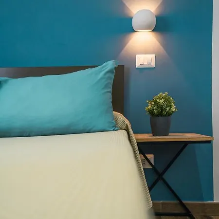 Hub Ferroviario - 12 Posti Letto Per Il Tuo Gruppo A Con Wifi E Netflix נאפולי