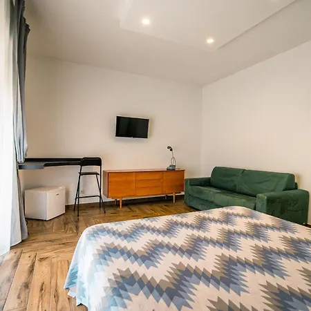 Hub Ferroviario - 12 Posti Letto Per Il Tuo Gruppo A Con Wifi E Netflix * נאפולי