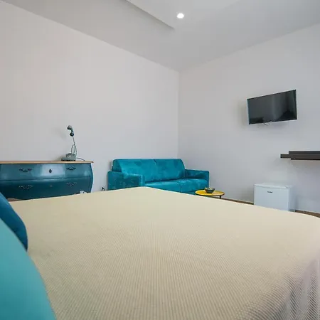 לינה וארוחת בוקר Hub Ferroviario - 12 Posti Letto Per Il Tuo Gruppo A Con Wifi E Netflix *