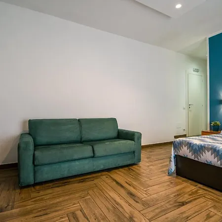 Hub Ferroviario - 12 Posti Letto Per Il Tuo Gruppo A Con Wifi E Netflix נאפולי