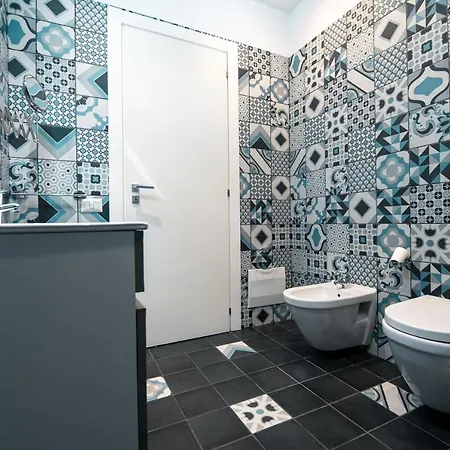 Hub Ferroviario - 12 Posti Letto Per Il Tuo Gruppo A Con Wifi E Netflix Neapol