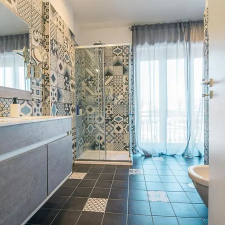 Bed & Breakfast Hub Ferroviario - 12 Posti Letto Per Il Tuo Gruppo A Con Wifi E Netflix Neapol