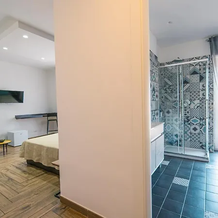 Hub Ferroviario - 12 Posti Letto Per Il Tuo Gruppo A Con Wifi E Netflix Bed & Breakfast Neapol