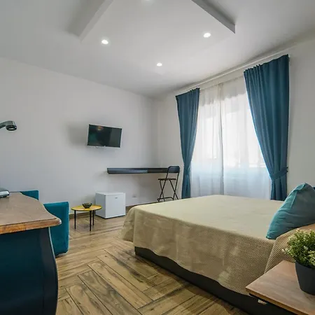 Hub Ferroviario - 12 Posti Letto Per Il Tuo Gruppo A Con Wifi E Netflix Bed & Breakfast