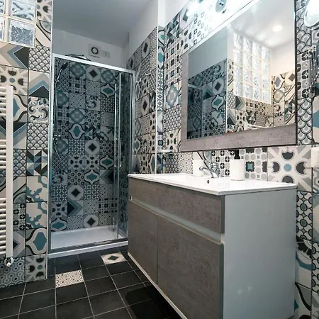 Hub Ferroviario - 12 Posti Letto Per Il Tuo Gruppo A Con Wifi E Netflix