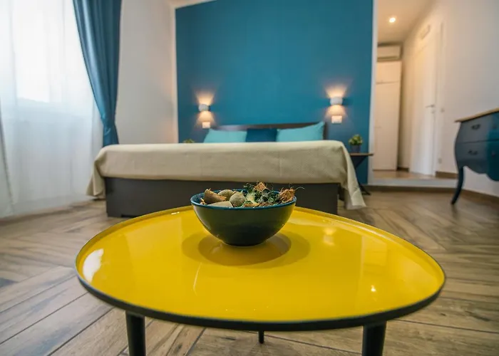 Hub Ferroviario - 12 Posti Letto Per Il Tuo Gruppo A Con Wifi E Netflix B&B 4*