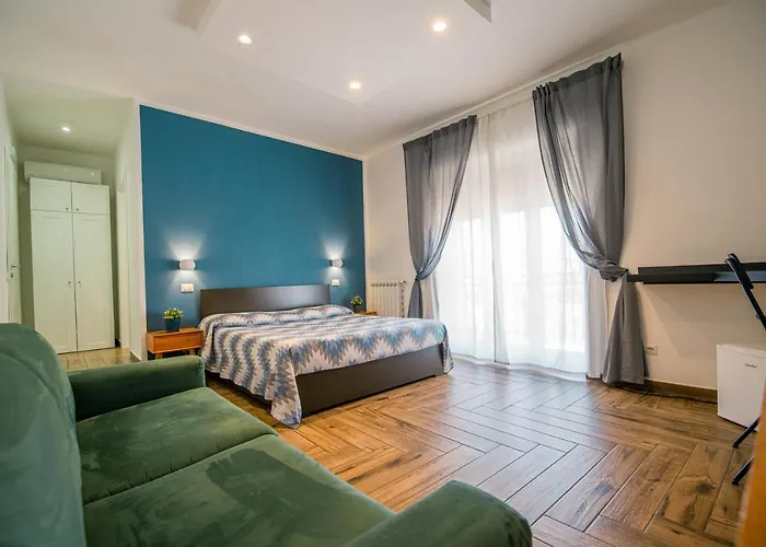 Hub Ferroviario - 12 Posti Letto Per Il Tuo Gruppo A Con Wifi E Netflix 나폴리