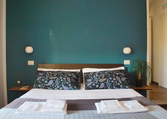 Hub Ferroviario - 12 Posti Letto Per Il Tuo Gruppo A Con Wifi E Netflix B&B 4*