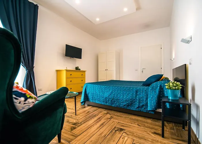 Hub Ferroviario - 12 Posti Letto Per Il Tuo Gruppo A Con Wifi E Netflix B&B 나폴리