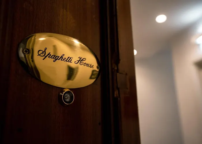 Hub Ferroviario - 12 Posti Letto Per Il Tuo Gruppo A Con Wifi E Netflix 4*