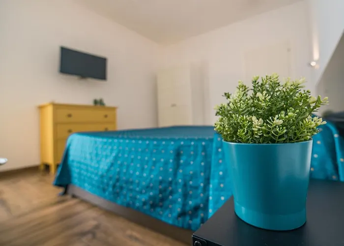 Hub Ferroviario - 12 Posti Letto Per Il Tuo Gruppo A Con Wifi E Netflix B&B 나폴리