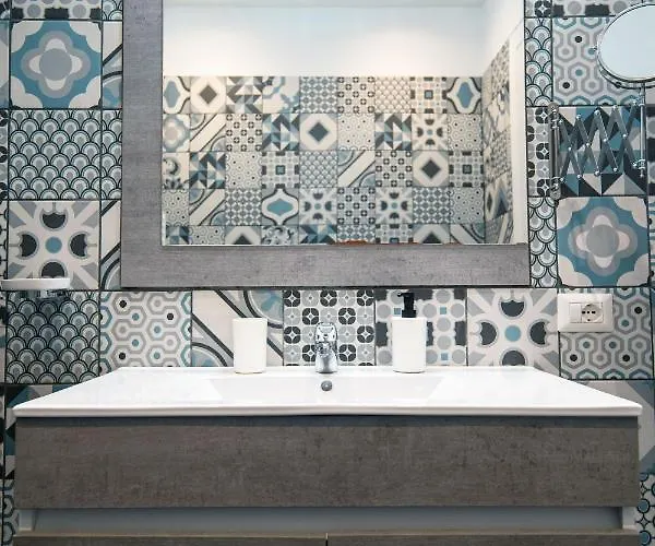 Hub Ferroviario - 12 Posti Letto Per Il Tuo Gruppo A Con Wifi E Netflix B&B