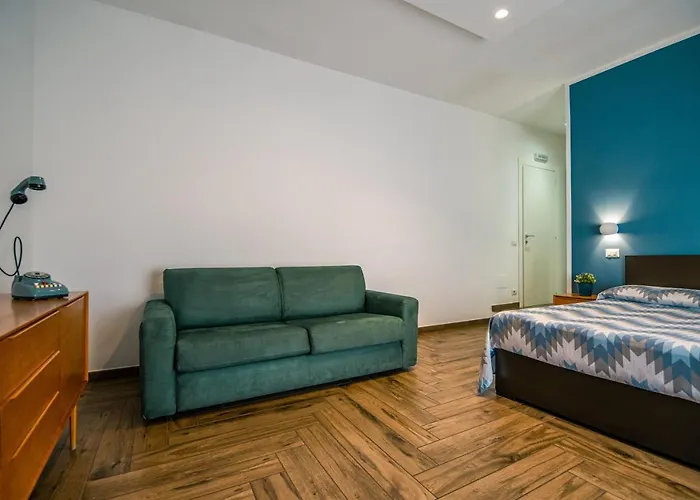 Hub Ferroviario - 12 Posti Letto Per Il Tuo Gruppo A Con Wifi E Netflix 나폴리