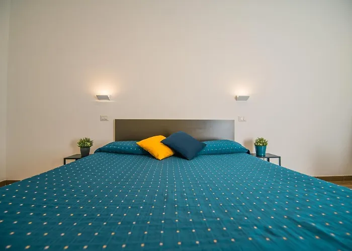 Hub Ferroviario - 12 Posti Letto Per Il Tuo Gruppo A Con Wifi E Netflix 4* 나폴리