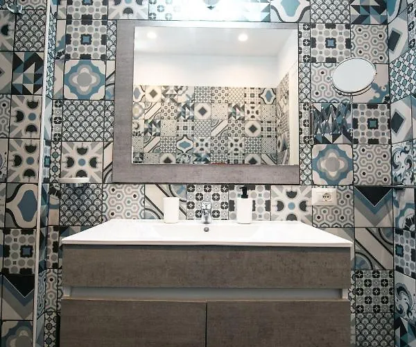 Hub Ferroviario - 12 Posti Letto Per Il Tuo Gruppo A Con Wifi E Netflix 4* 나폴리