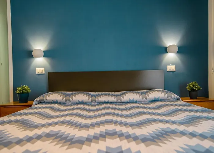 Hub Ferroviario - 12 Posti Letto Per Il Tuo Gruppo A Con Wifi E Netflix B&B