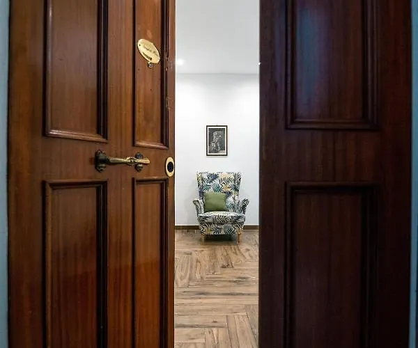 Hub Ferroviario - 12 Posti Letto Per Il Tuo Gruppo A Con Wifi E Netflix B&B 나폴리