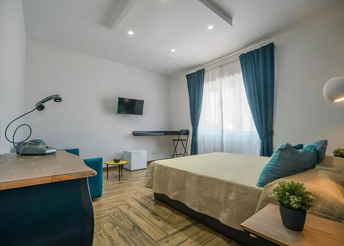 Hub Ferroviario - 12 Posti Letto Per Il Tuo Gruppo A Con Wifi E Netflix B&B