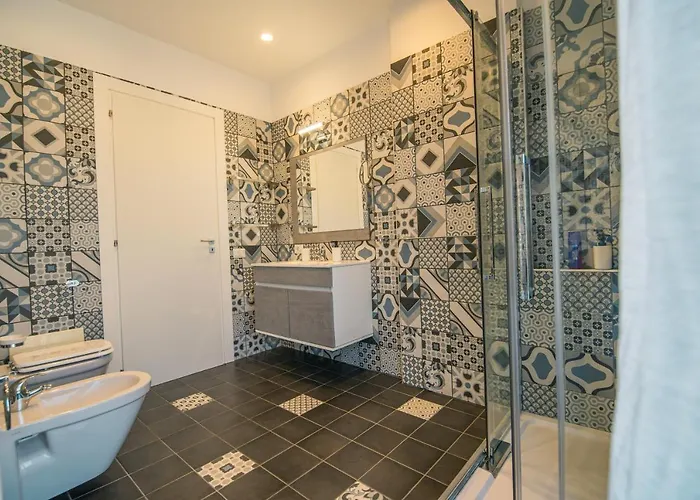 Hub Ferroviario - 12 Posti Letto Per Il Tuo Gruppo A Con Wifi E Netflix 나폴리