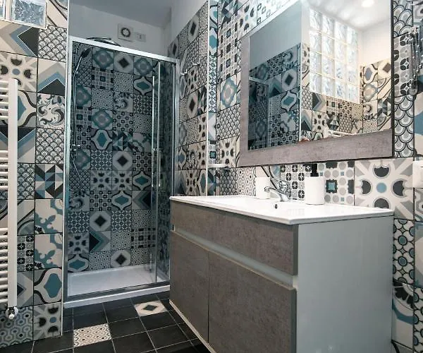 Hub Ferroviario - 12 Posti Letto Per Il Tuo Gruppo A Con Wifi E Netflix