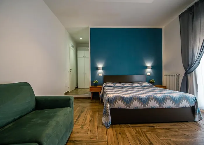 Hub Ferroviario - 12 Posti Letto Per Il Tuo Gruppo A Con Wifi E Netflix 4*