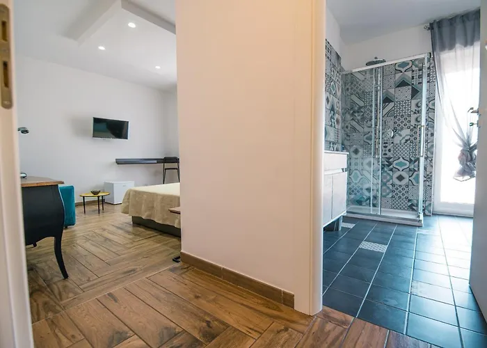 Hub Ferroviario - 12 Posti Letto Per Il Tuo Gruppo A Con Wifi E Netflix B&B 4*