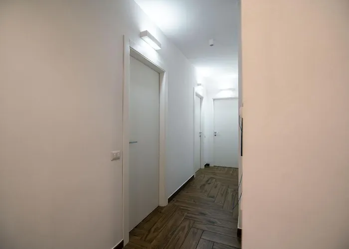 Hub Ferroviario - 12 Posti Letto Per Il Tuo Gruppo A Con Wifi E Netflix B&B 4*