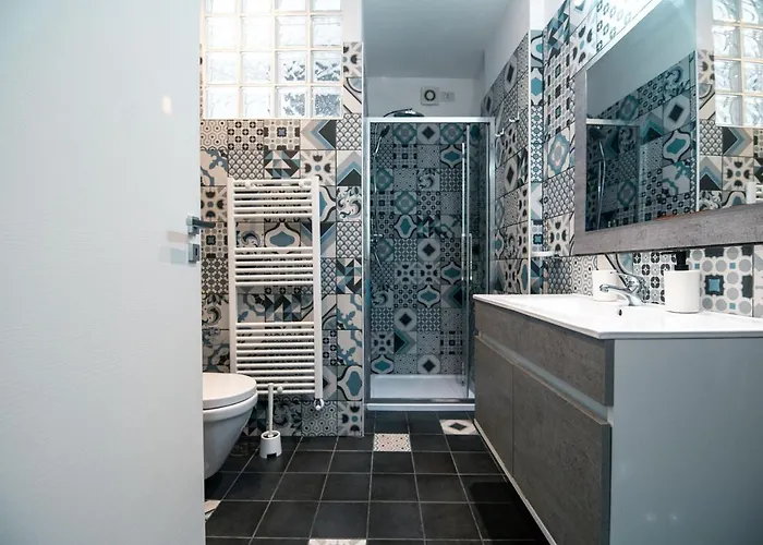 Hub Ferroviario - 12 Posti Letto Per Il Tuo Gruppo A Con Wifi E Netflix B&B 나폴리