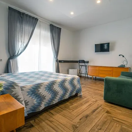 Hub Ferroviario - 12 Posti Letto Per Il Tuo Gruppo A Con Wifi E Netflix